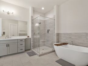812 E 37th Street B, Houston TX 77022