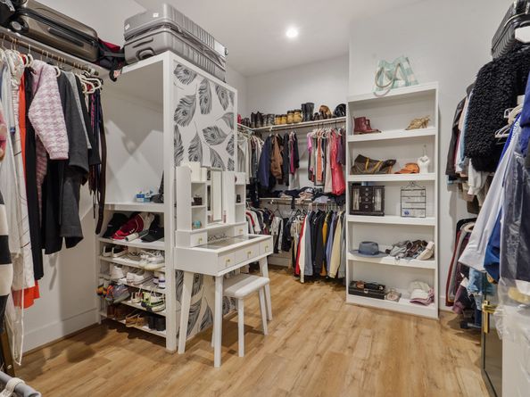 812 E 37th Street B, Houston TX 77022