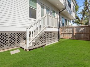 812 E 37th Street B, Houston TX 77022