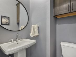 812 E 37th Street B, Houston TX 77022