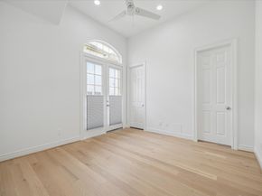 2813 Clinton Drive, Houston TX 77020