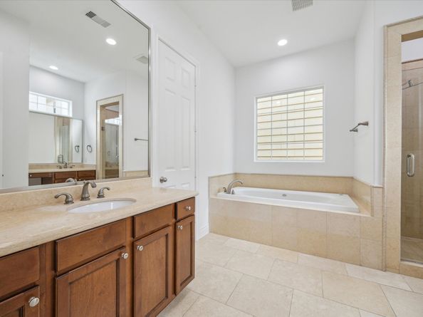 2813 Clinton Drive, Houston TX 77020