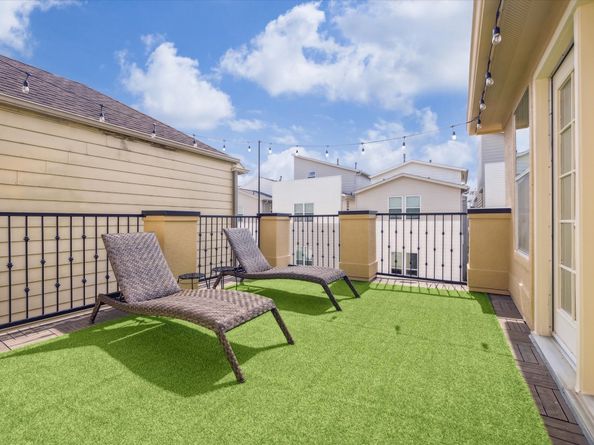 2813 Clinton Drive, Houston TX 77020
