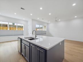 2813 Clinton Drive, Houston TX 77020