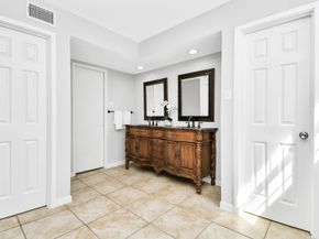 409 E Fair Harbor Lane, Houston TX 77079