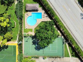 409 E Fair Harbor Lane, Houston TX 77079