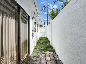 409 E Fair Harbor Lane, Houston TX 77079