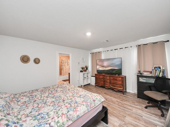 6242 El Oro Drive, Houston TX 77048