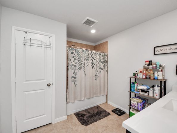 6242 El Oro Drive, Houston TX 77048