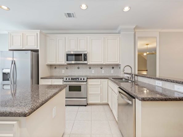 2909 W Dallas Street, Houston TX 77019