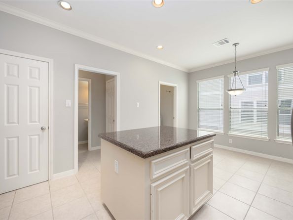 2909 W Dallas Street, Houston TX 77019