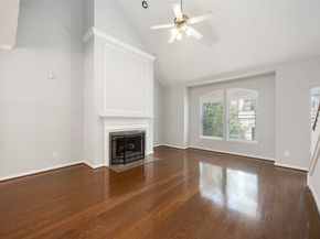2909 W Dallas Street, Houston TX 77019