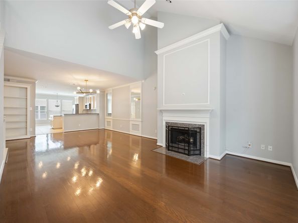2909 W Dallas Street, Houston TX 77019