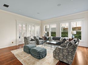 215 Bayland Avenue, Houston TX 77009