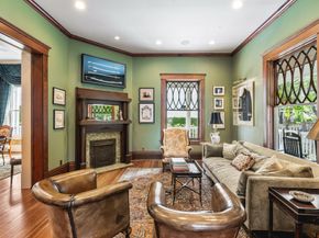 215 Bayland Avenue, Houston TX 77009