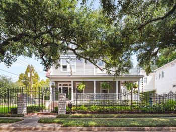 215 Bayland Avenue