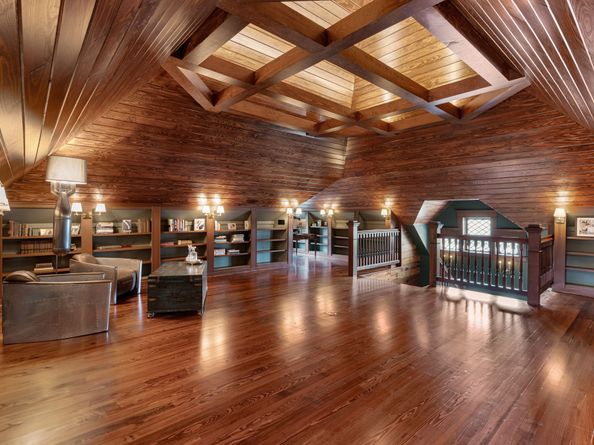 215 Bayland Avenue, Houston TX 77009