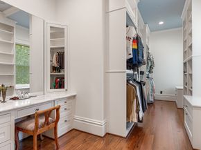 215 Bayland Avenue, Houston TX 77009