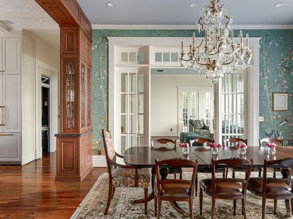 215 Bayland Avenue, Houston TX 77009