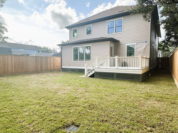 1001 E 27th Street, Houston TX 77009