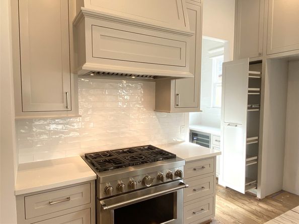1001 E 27th Street, Houston TX 77009