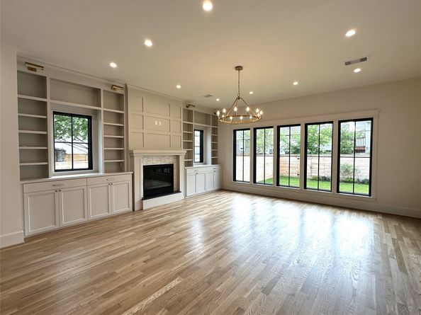 1001 E 27th Street, Houston TX 77009