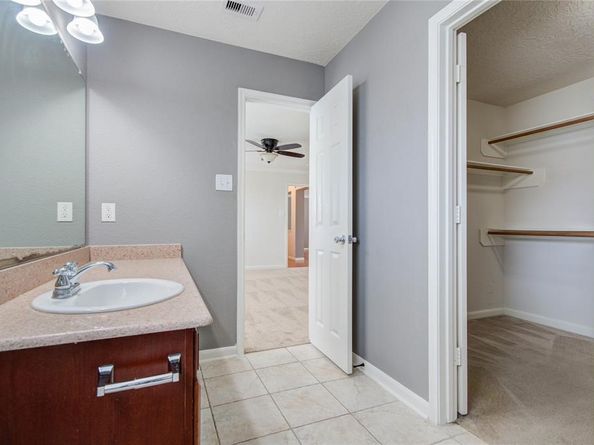 2666 Skyview Knoll Court, Houston TX 77047