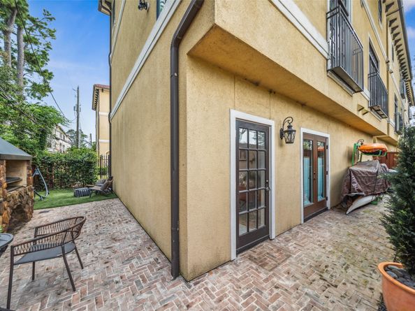 1302 Antoine Drive C, Houston TX 77055