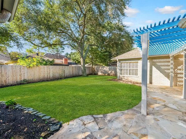 15914 Meadowside Drive, Houston TX 77062