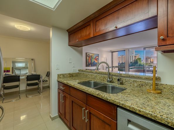 3525 Sage Road 414, Houston TX 77056
