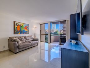 3525 Sage Road 414, Houston TX 77056