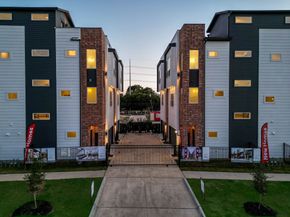 3030 Lamar Street, Houston TX 77003