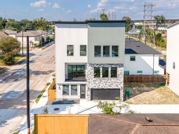 5512 Hardy Street, Houston TX 77009