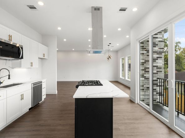 5512 Hardy Street, Houston TX 77009