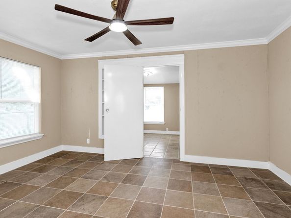 1224 Neyland Street, Houston TX 77022