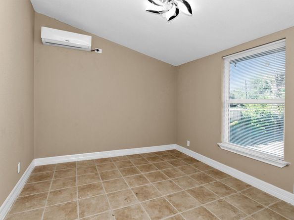 1224 Neyland Street, Houston TX 77022
