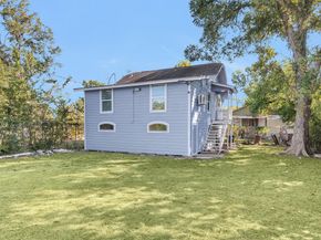 1224 Neyland Street, Houston TX 77022