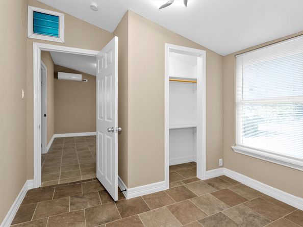 1224 Neyland Street, Houston TX 77022
