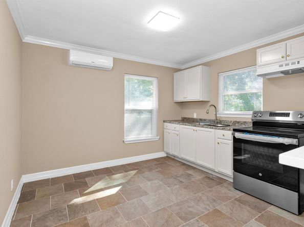 1224 Neyland Street, Houston TX 77022