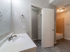 3922 Whitchurch Drive, Houston TX 77066