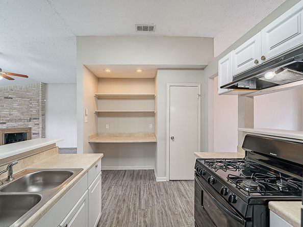 3922 Whitchurch Drive, Houston TX 77066