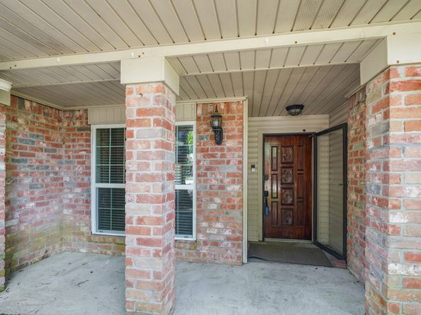 2102 Oak Shores Drive, Houston TX 77339