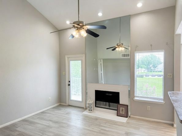 2011 Spenwick Drive 522, Houston TX 77055