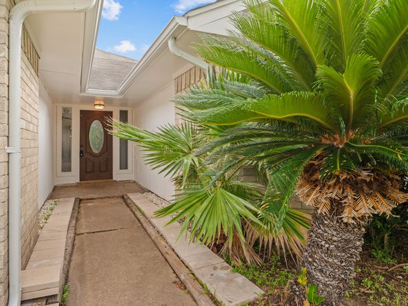16022 Sierra Vista Drive, Houston TX 77083