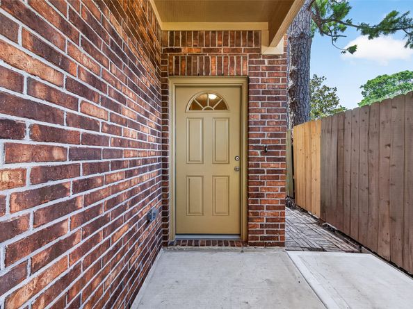 13531 Villas Palmas Drive, Houston TX 77070
