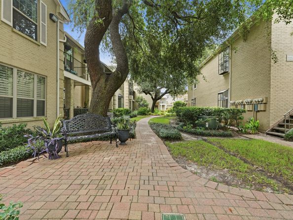 2700 Revere Street 121, Houston TX 77098