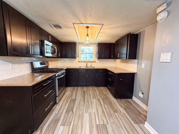 9314 Deanwood Street, Houston TX 77040