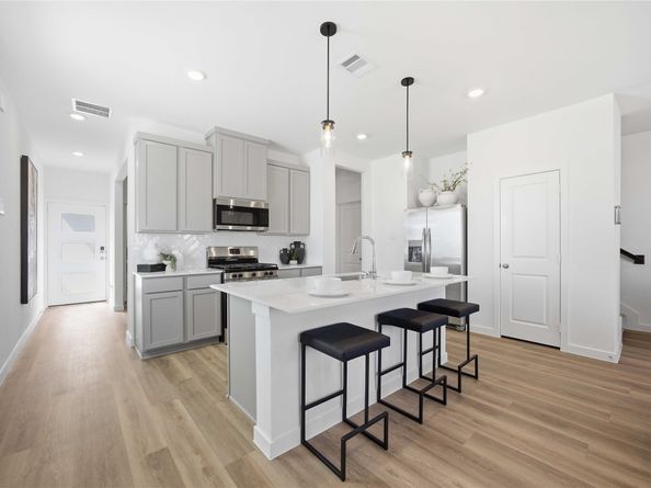 5811 Burt Street, Houston TX 77091