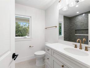 814 Azalea Street, Houston TX 77018