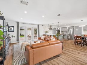 2206 Willowby Drive, Houston TX 77008